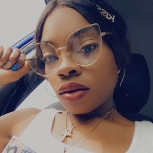 Meet your Posher, Sakwana